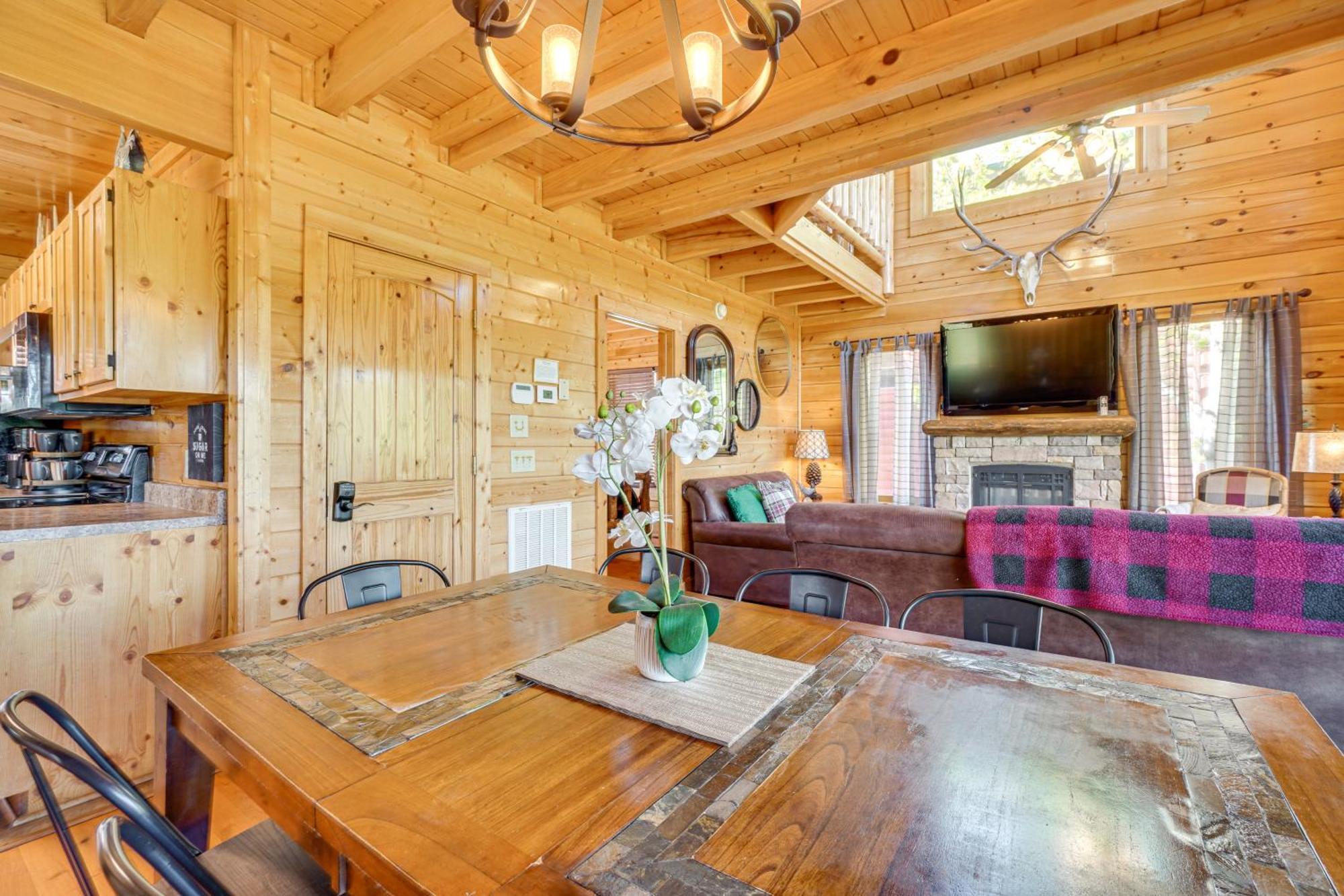 Mountain Dreams Cabin Hot Tub, Sauna And Views! Sevierville Bagian luar foto
