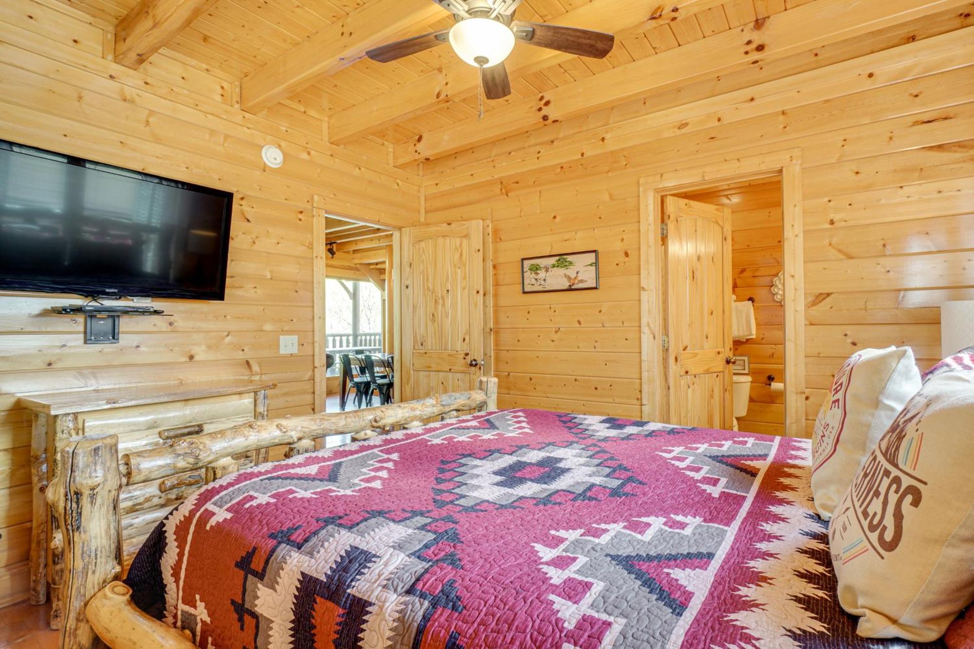 Mountain Dreams Cabin Hot Tub, Sauna And Views! Sevierville Bagian luar foto